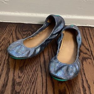GUC Tieks in Moonstruck. Size 7. Very light scuffs on heel. Wear/tear on soles.